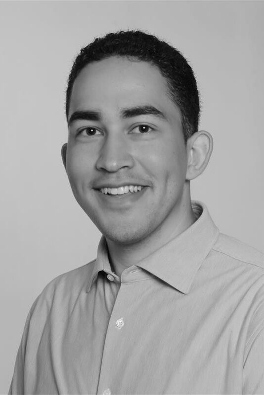 cropped-BW_Cropped-WebsiteFoto-TobiasHoesli-BW.jpg